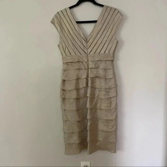 Adrianna Papell layered shimmer dress Size 4 - Picture 3 of 8